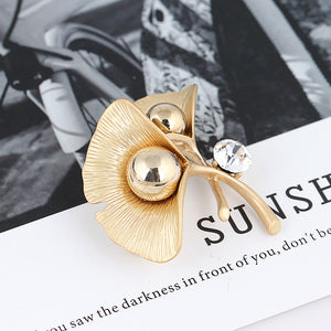 Fashion and Elegant Plated Gold Ginkgo Leaf Brooch with Cubic Zirconia