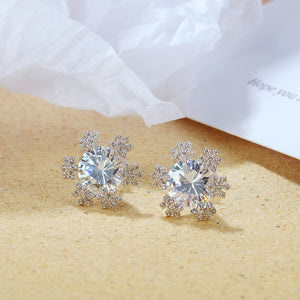 Fashion Simple Snowflake Stud Earrings with Cubic Zirconia