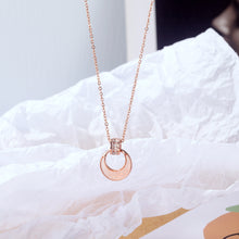 Load image into Gallery viewer, Fashion and Simple Plated Rose Gold Geometric Mother Shell Round Pendant with Cubic Zirconia and 316L Stainless Steel Necklace