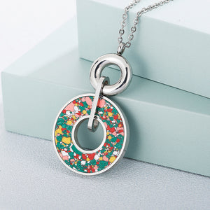 Fashion Personality Color Pattern Geometric Hollow Round 316L Stainless Steel Pendant with Necklace