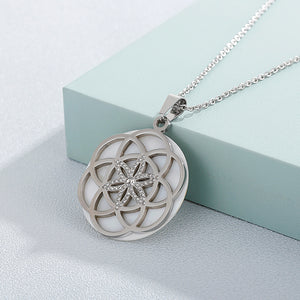 Fashion and Elegant Flower Geometric Round 316L Stainless Steel Pendant with Cubic Zirconia and Necklace