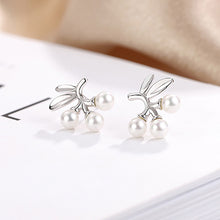 Load image into Gallery viewer, 925 Sterling Silver Simple and Elegant Leaf Imitation Pearl Stud Earrings