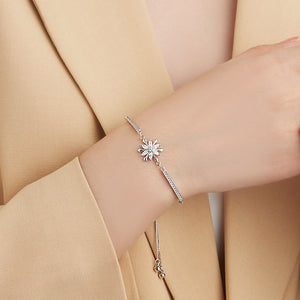 Fashion and Elegant Snowflake Bracelet with Cubic Zirconia
