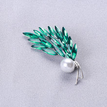 Load image into Gallery viewer, Fashion and Elegant Wheat Imitation Pearl Brooch with Green Cubic Zirconia