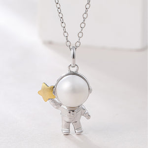 925 Sterling Silver Fashion Cute Astronaut Gold Star Pendant with Freshwater Pearl and Necklace