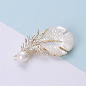 Fashion Creative Plated Gold Feather Imitation Pearl Brooch with Cubic Zirconia