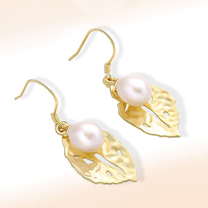 925 Sterling Silver Plated Gold Fashion Temperament Leaf Freshwater Pearl Earrings