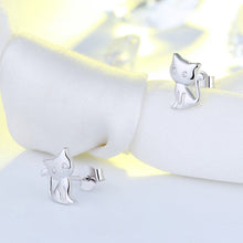 Load image into Gallery viewer, 925 Sterling Silver Simple Cute Cat Stud Earrings with Cubic Zirconia