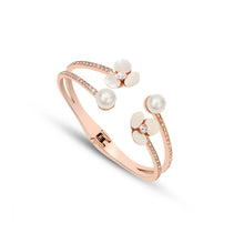 Load image into Gallery viewer, Fashion Elegant Plated Rose Gold 316L Stainless Steel Flower Imitation Pearl Open Bangle