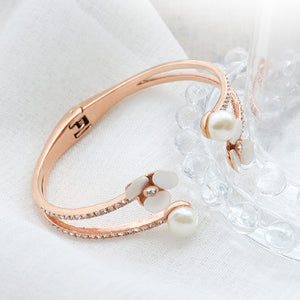 Fashion Elegant Plated Rose Gold 316L Stainless Steel Flower Imitation Pearl Open Bangle