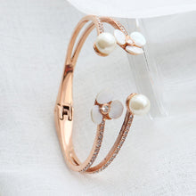 Load image into Gallery viewer, Fashion Elegant Plated Rose Gold 316L Stainless Steel Flower Imitation Pearl Open Bangle