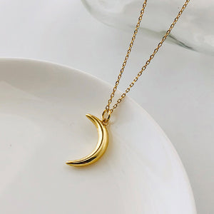 925 Sterling Silver Plated Gold Simple Fashion Moon Pendant with Necklace