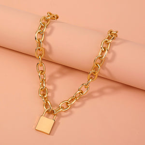 Fashion Simple Plated Gold Lock Pendant with Necklace