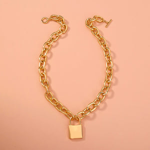 Fashion Simple Plated Gold Lock Pendant with Necklace