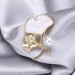 Fashion and Elegant Plated Gold Ginkgo Leaf Mother Of Pearl Brooch with Imitation Pearls