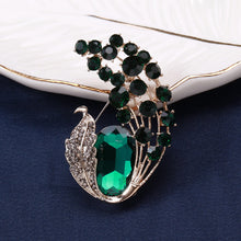 Load image into Gallery viewer, Elegant Classic Plated Gold Leaf Geometric Brooch with Green Cubic Zirconia