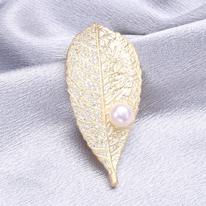 Fashion Simple Plated Gold Leaf Imitation Pearl Brooch with Cubic Zirconia