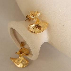 Fashion Personality Plated Gold Twisted Scalloped Geometric Stud Earrings