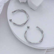 Load image into Gallery viewer, Fashion Temperament 316L Stainless Steel Twist Geometric Circle Stud Earrings