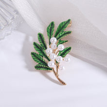 Load image into Gallery viewer, Simple Fashion Plated Gold Enamel Green Leaf Brooch with Imitation Pearls