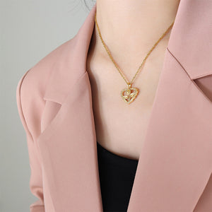 Fashion Romantic Plated Gold 316L Stainless Steel Rose Hollow Heart Pendant with Necklace