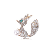 Load image into Gallery viewer, Brilliant Lovely Plated Gold Fox Imitation Pearl Brooch with Cubic Zirconia