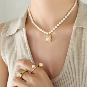 Fashion Elegant Plated Gold 316L Stainless Steel Irregular Geometric Square Imitation Pearl Pendant with Beaded Necklace