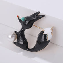 Load image into Gallery viewer, Fashion Lovely Plated Gold Enamel Black Fox Imitation Pearl Brooch with Cubic Zirconia