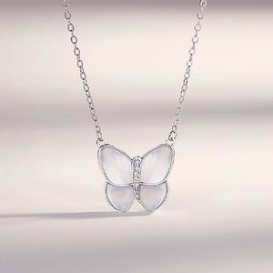 925 Sterling Silver Fashion Temperament Butterfly Mother-of-pearl Pendant with Cubic Zirconia and Necklace