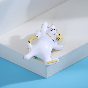 Simple and Cute Plated Gold Enamel White Cat Brooch