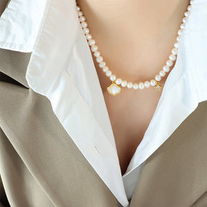 Fashion Temperament Plated Gold 316L Stainless Steel Shell Pendant with Imitation Pearl Beaded Necklace