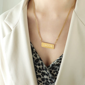 Simple Fashion Plated Gold 316L Stainless Steel Amour Alphabet Geometric Pendant with Necklace