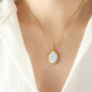 Fashion Simple Plated Gold 316L Stainless Steel Pattern Geometric Oval White Shell Pendant with Necklace