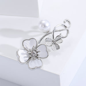 Fashion Simple Four-Leafed Clover Imitation Pearl Brooch with Cubic Zirconia