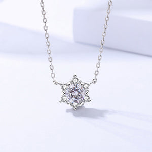 925 Sterling Silver Brilliant Fashion Snowflake Pendant with Cubic Zirconia and Necklace