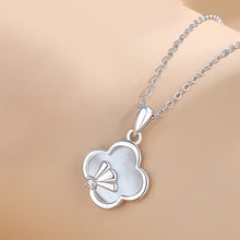 Load image into Gallery viewer, 925 Sterling Silver Fashion Temperament  Ginkgo Four-leafed Clover White Mother-of-pearl Pendant with Necklace