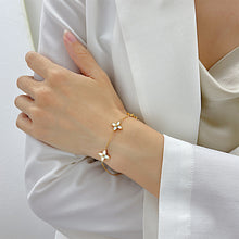 Load image into Gallery viewer, Simple and Sweet Plated Gold 316L Stainless Steel Four-leafed Clover Mother-of-pearl Bracelet