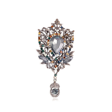 Elegant Vintage Hollow Pattern Brooch with White Cubic Zirconia