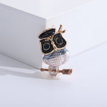 Load image into Gallery viewer, Vintage Personality Plated Gold Enamel Black Owl Brooch with Cubic Zirconia